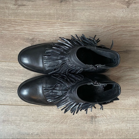 Black fringed leather booties - Picture 13 of 15